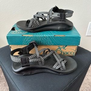 Chaco women’s Z Boulder X2 sandals NWT